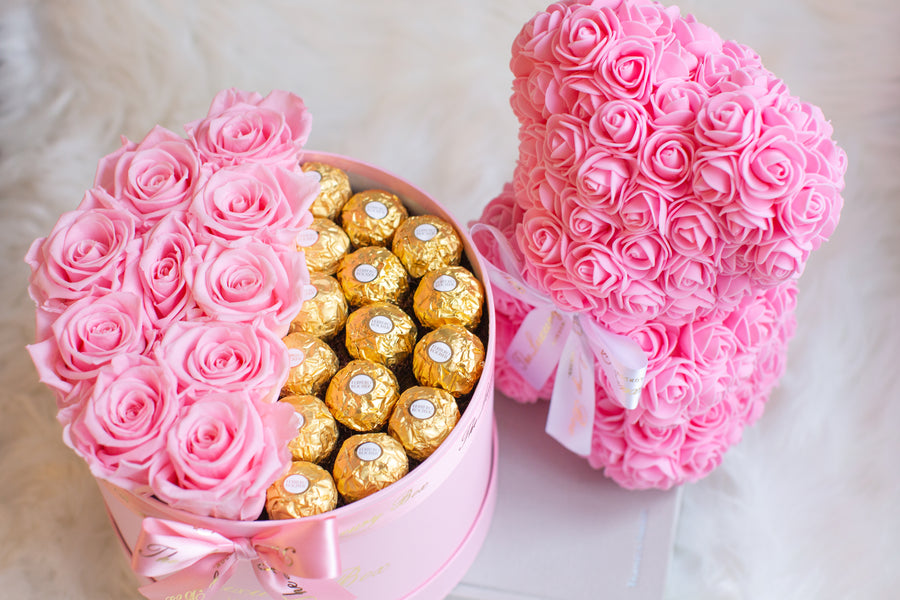 Valentine's Day Gift Set Infinity Roses and Rose bear and chocolate delivered in Uk